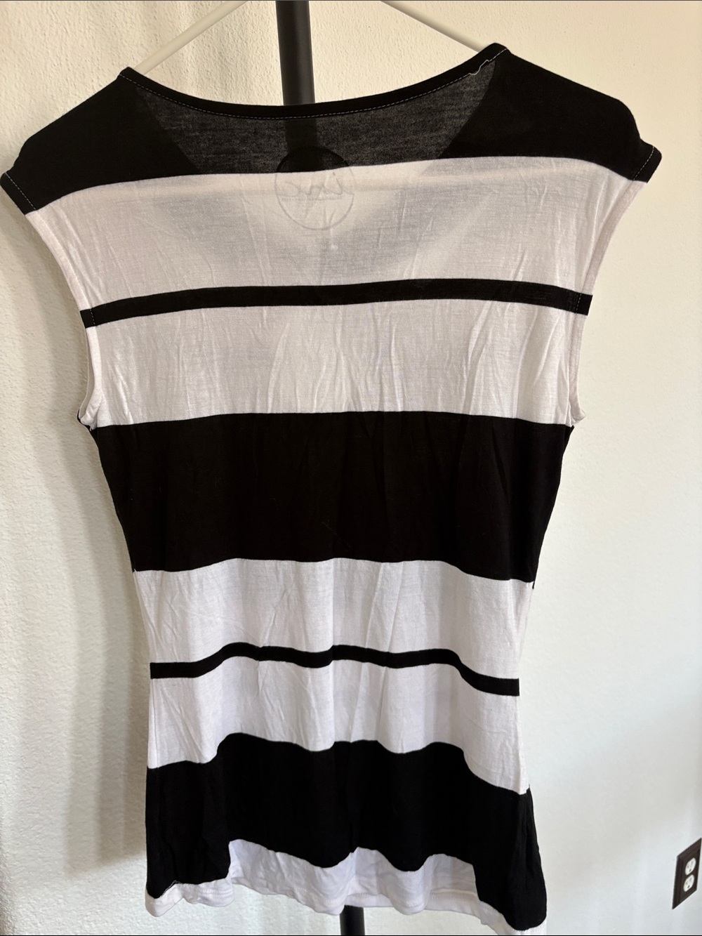 INC Short Sleeve Top Size M - Picture 3 of 5
